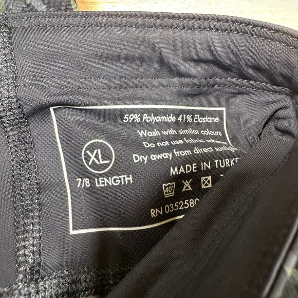 Sweaty Betty NWT Zero Gravity 7/8 Running Leggings Olive Leopard Size XL Sculpt - Picture 8 of 12